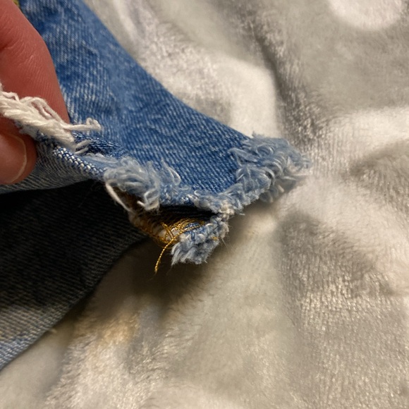 Levi’s Women’s 501 Jean Shorts - Picture 8 of 13